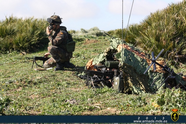 Los controladores aéreos avanzados del TEAR se adiestran con los helicópteros ‘Tigre’.