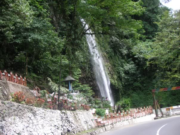 air+terjun+lembah+anai.jpg