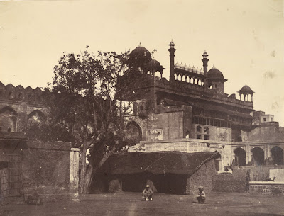 [Interior+view+of+the+Lahore+Gate+of+Palace,+Delhi++-+1858.jpg]