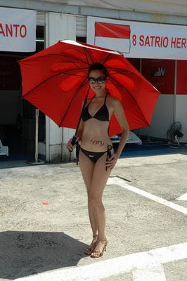 Sexy Umbrella Girls in Sentul Circuit Indonesia