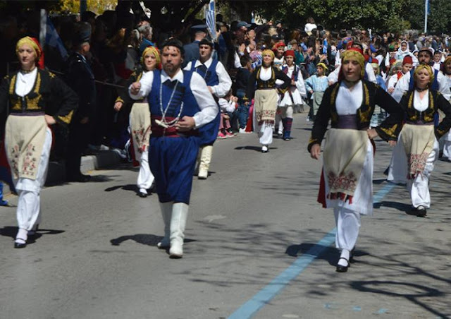 ΜΕΓΑΛΕΙΩΔΗΣ η παρέλαση στο κέντρο της Καλαμάτας για τα 202 χρόνια της Ελληνικής Επανάστασης 