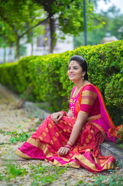 sreemukhi hd pics