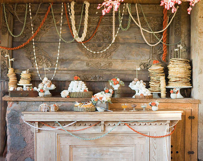 Tutorial by Wednesday via Green Wedding Shoes PINE CONE GARLAND