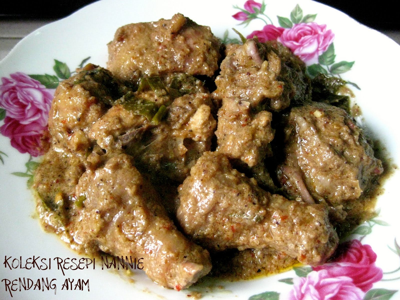 RESEPI NENNIE KHUZAIFAH: RENDANG AYAM PENCEN