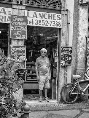 Na Feira do Lavradio (Rio de Janeiro, Brasil), by Guillermo Aldaya / AldayaPhoto