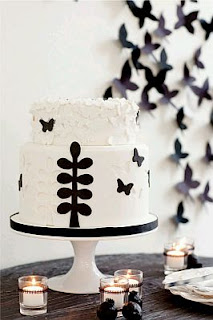  Wedding Cakes in Black & White