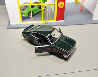 Tomica Limited  Sunny Coupe 1200 GX Custom