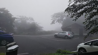 しがらくび　駐車場　休憩小屋