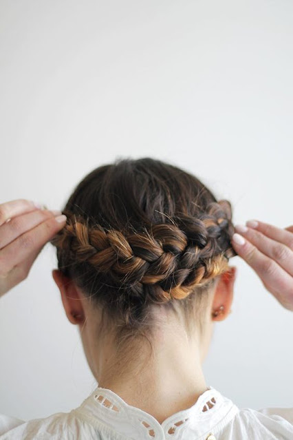 10 HAIRSTYLES FOR THE HOLIDAY SEASON