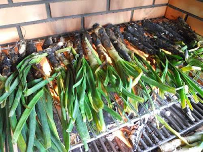 Calçotada en la lumbre.