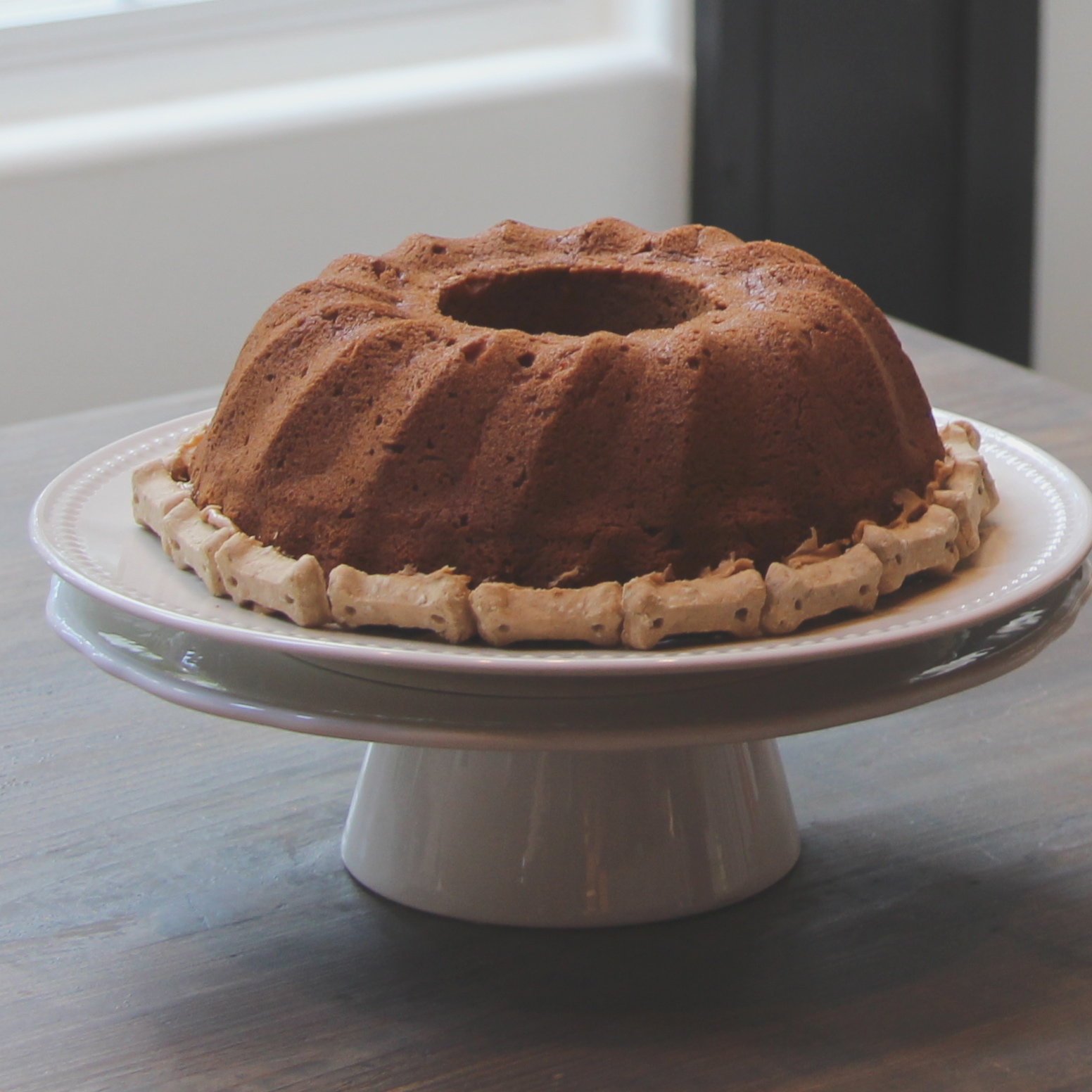 My Sweet Savannah: ~it's a dogs life~{doggie birthday cake recipe}