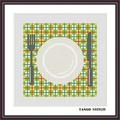 Green ornament table mat kitchen plate cross stitch pattern - Tango Stitch