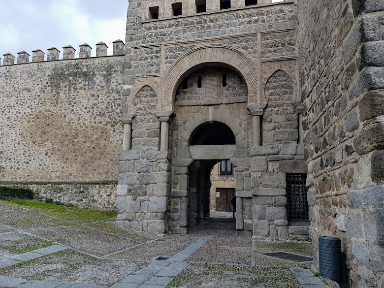 阿方索六世門 (Puerta de Alfonso VI)