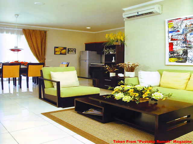 Green Living Room Interior Design Ideas