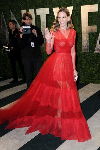 Hilary Swank arrives at the 2013 Vanity Fair Oscar Party