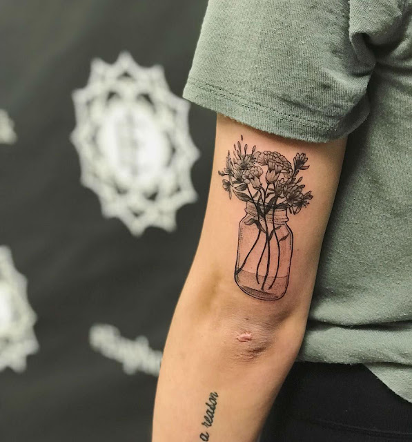 Tatuagens de flores para as mulheres