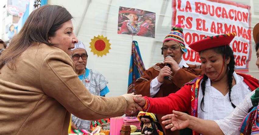 MINEDU: Con colorido pasacalle adultos mayores celebran Día de la Alfabetización - www.minedu.gob.pe