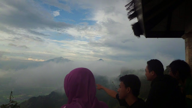 Puncak suroloyo