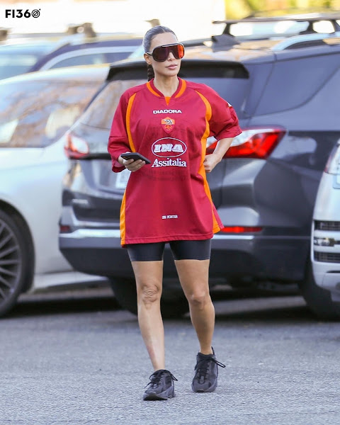 Kim Wears Classic Nike PSG & Diadora Roma Kits Footy
