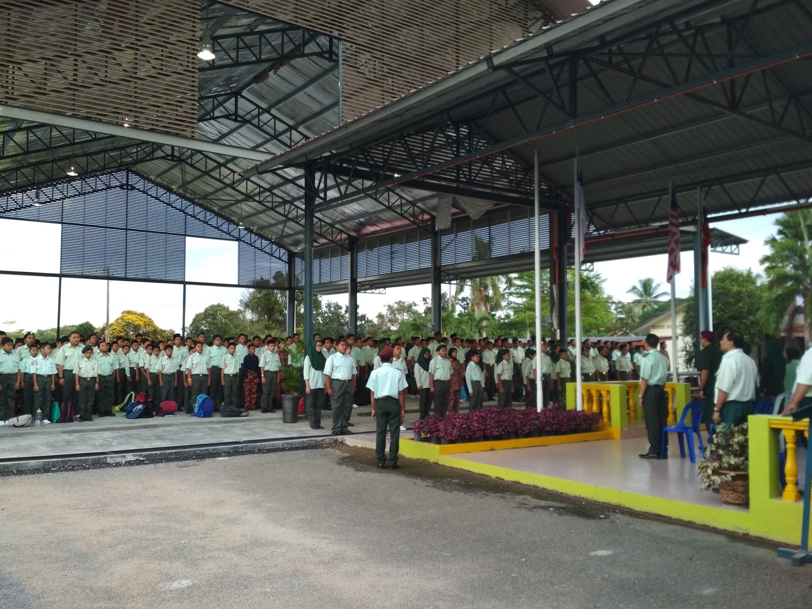 SMK HANG KASTURI Gambar  gambar  perhimpunan rasmi sekolah 