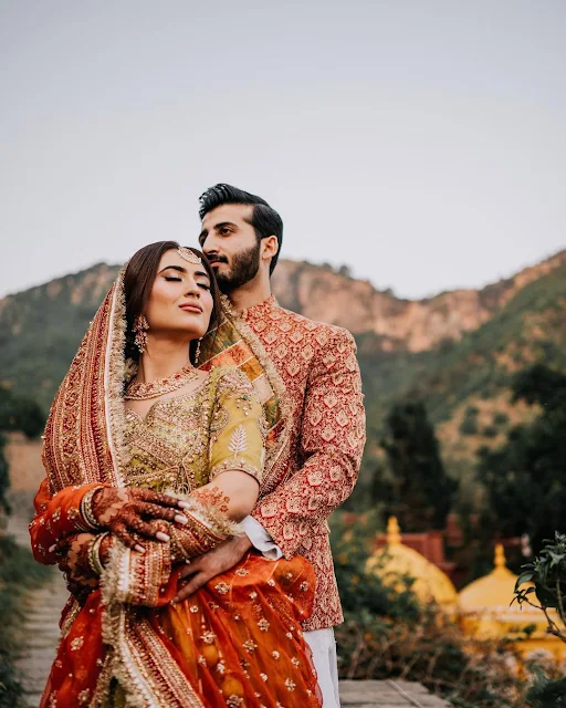 Romantic Weeding Couple Poses