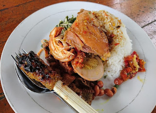 nasi ayam kedewatan bali