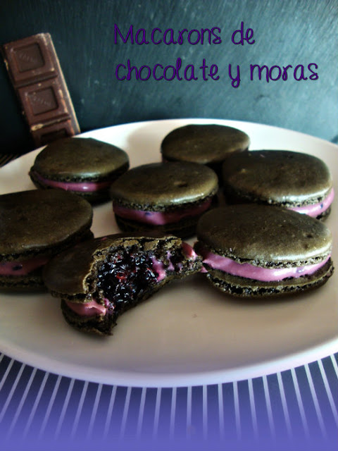 macarons de chocolate y moras