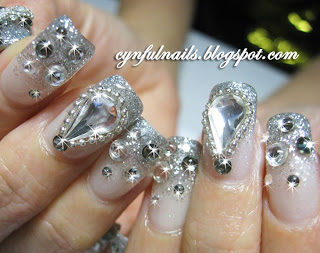 Rhinestones nail art - crystal