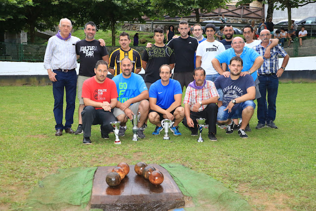 Memorial El Nene de bolos a cachete