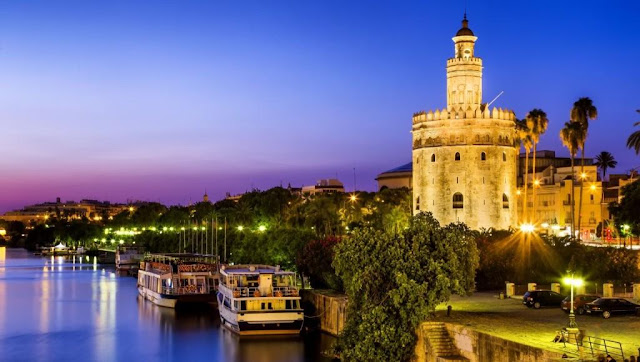 Great Torre del Oro of a day trip to Seville from Malaga