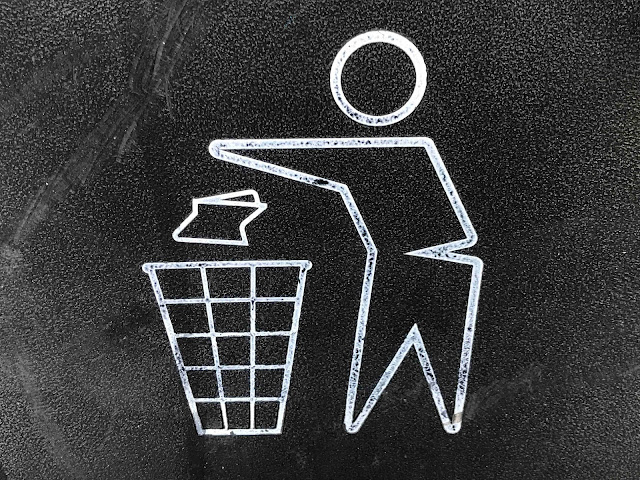 litter sign:Photo by Gary Chan on Unsplash