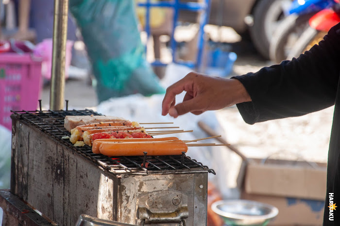 Lokching yang sedang dibakar