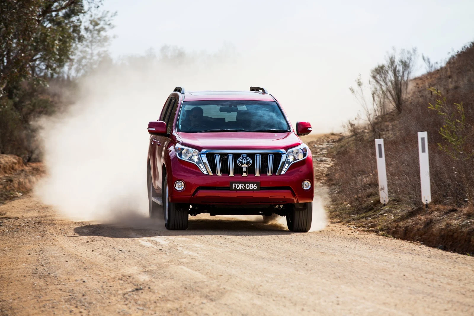 Đánh giá xe Toyota Land Cruiser Prado 2016