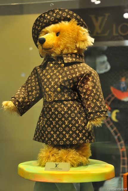 Teddy Bear Museum at Jeju. The world’s most expensive teddy bear. This Louis Vuitton bear was sold for USD 194,377 in an charity auction.