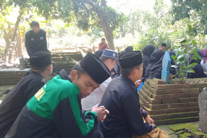  Ziarah Kubur ke Makbaroh Tokoh NU Krangkeng Kyai Hasan Sanarip