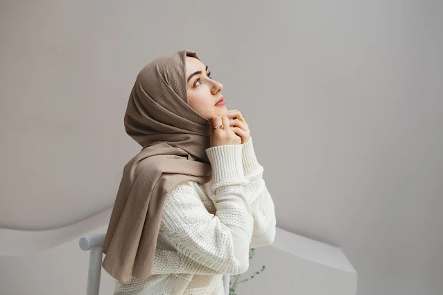 Hijab woman image