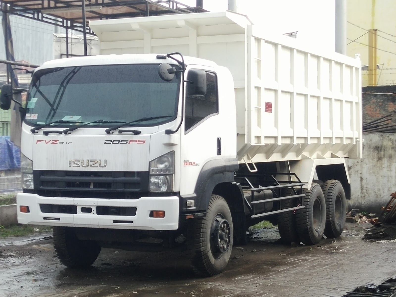 29 Foto Modifikasi Truk  Isuzu Giga Paling Top 