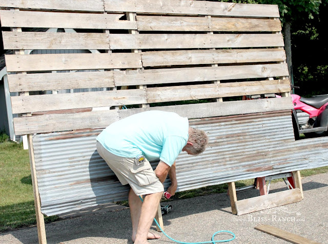 Making Pallet Table Tops for wedding Bliss-Ranch.com