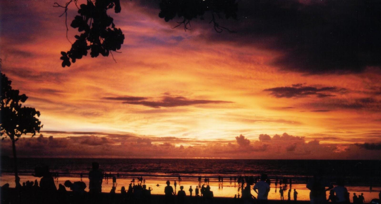 Pesona Keindahan Alam di Pantai Kuta di Bali TravelLINK