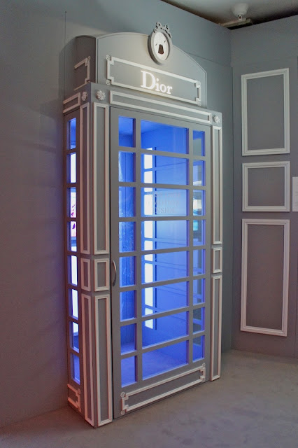 Dior phone booth