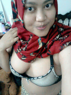 jilbab pamer toket