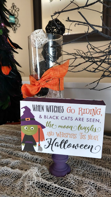 Get some Halloween decoration inspiration!  By choosing a color scheme, decorating for Halloween is easy!