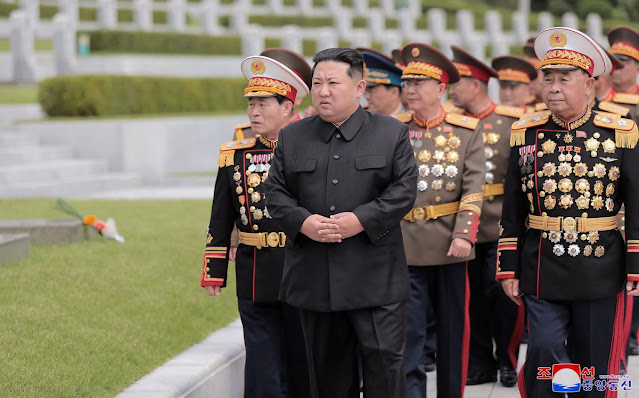 زعيم كوريا الشمالية "كيم جونغ أون" يهدد باستخدام الأسلحة النووية