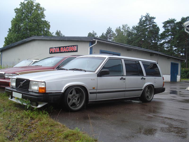 Volvo 740 Wagon on some nice spec wheels love the rear lips and height