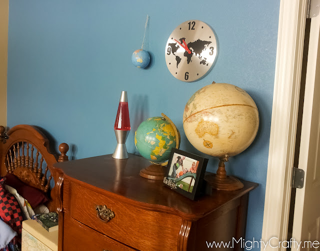 Boys room decorated with maps and globes from www.MightyCrafty.me