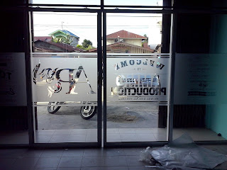 Sticker Kaca Sandblast di Pekanbaru