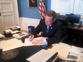 O'Malley signing bill