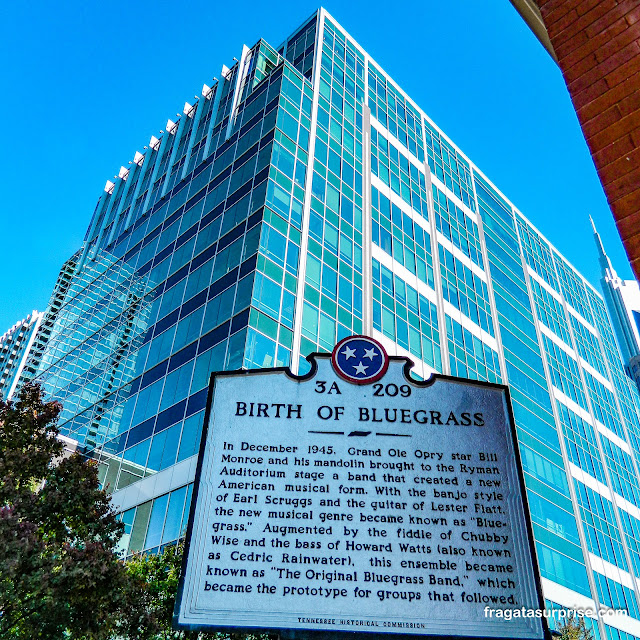 Placa lembra a criação do Bluegrass por Bill Monroe no Ryman Auditorium, Nashville, EUA