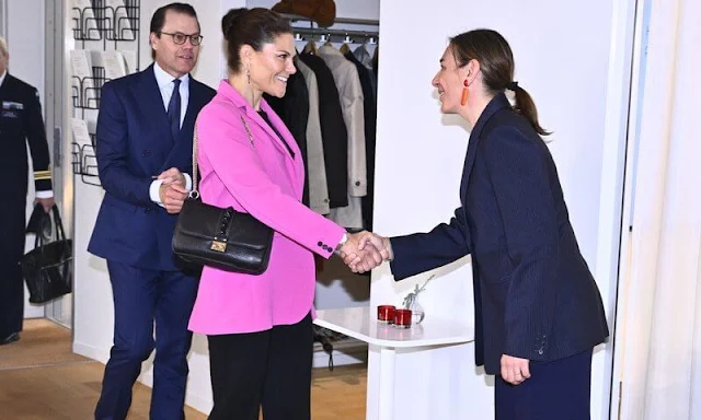 Crown Princess Victoria wore a fuchsia tailored buttoned blazer by Zara. The Crown Princess is wearing black top and black trousers