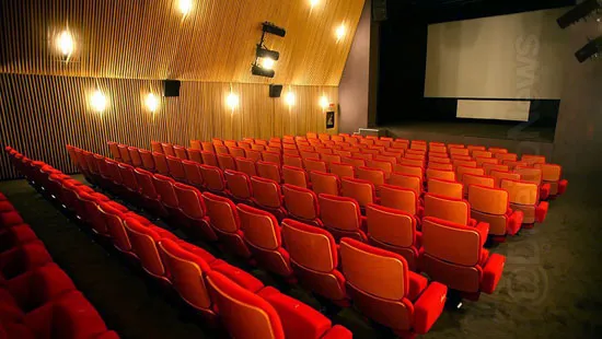 cinemas 2021 adaptar salas pessoas deficiencia